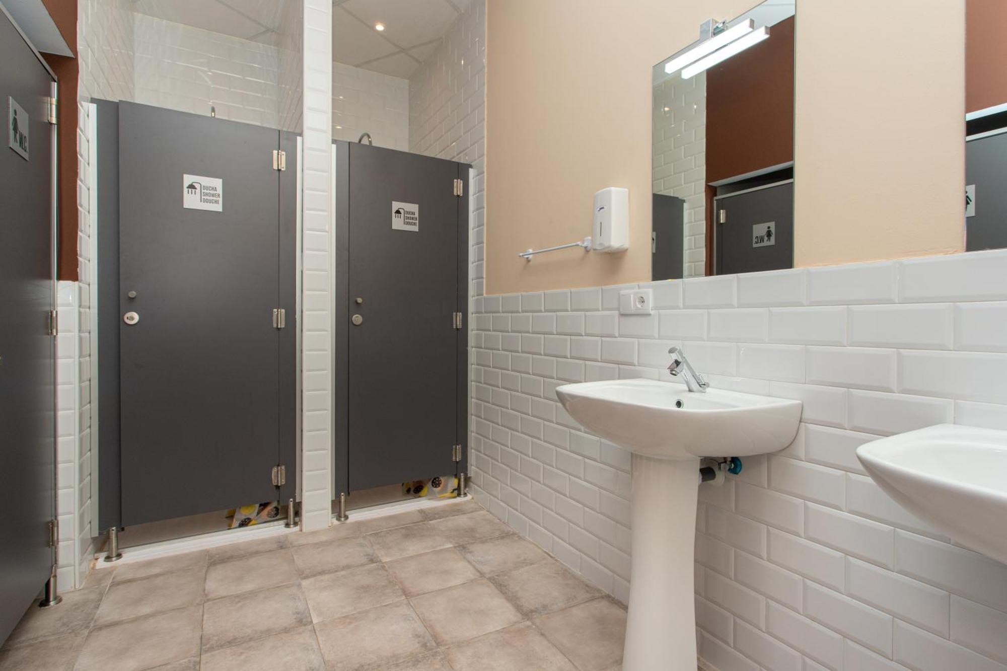 Albergue Hostel リャネス エクステリア 写真